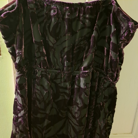 Studio Y Women's Top - Picture 7 of 8